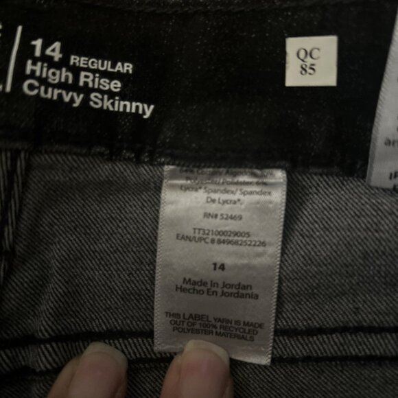 Time And Tru Womens High Rise Curvy Skinny  Jeans Black Wash Size 14 Short NWT - Picture 6 of 10